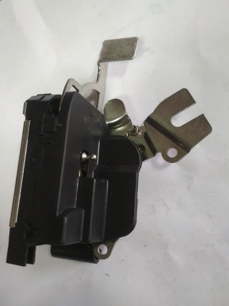 Замки (дверні, багажника,лічинки)  FIAT 1339728080