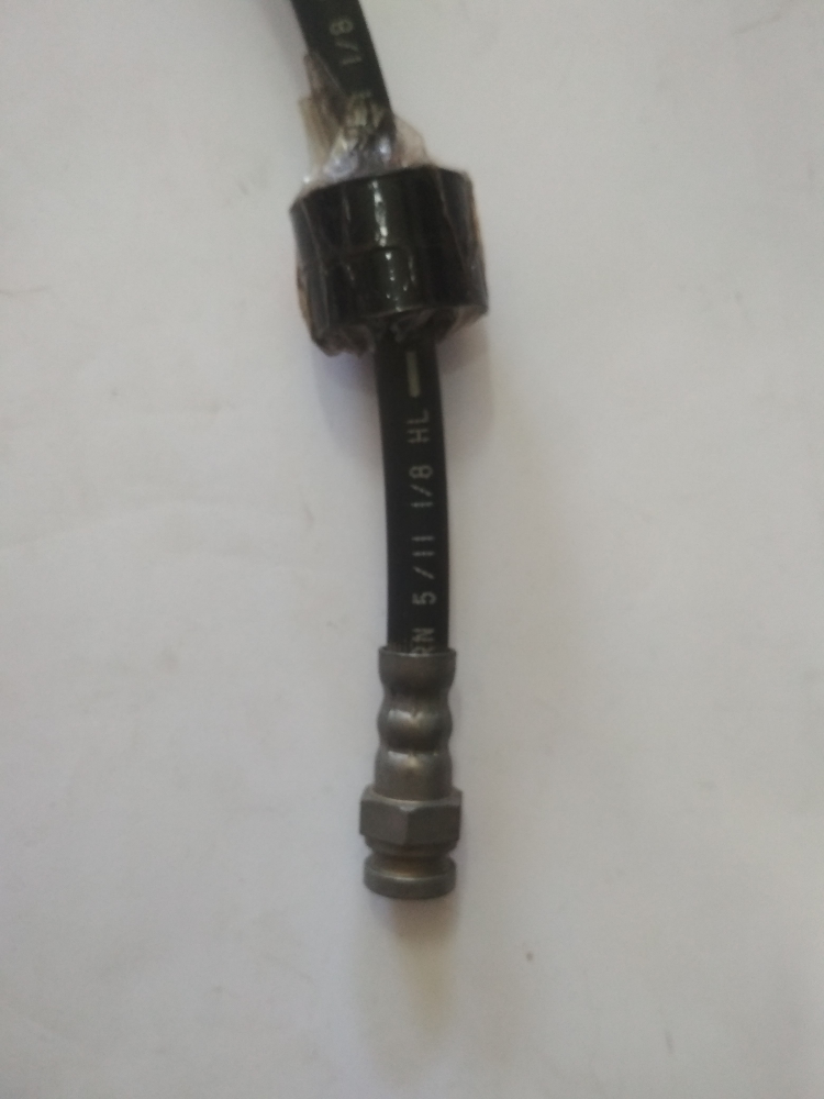 Шланг гальмівний MA8915