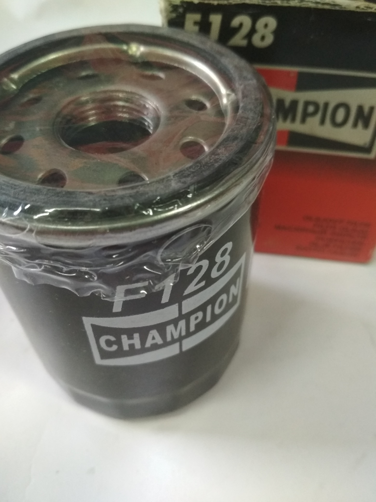 Фільтр масла CHAMPION F128