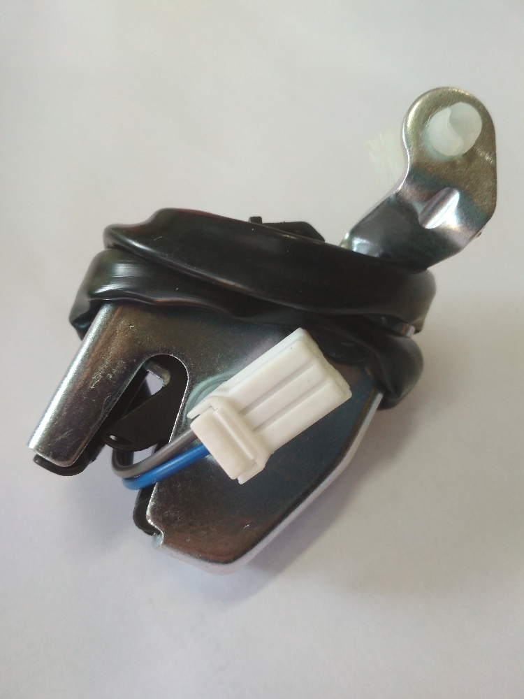 Замки (дверні, багажника,лічинки)  AUTOTECHTEILE 5050145