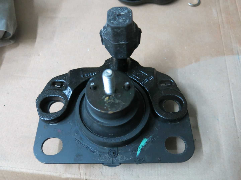 Подушка двигуна SASIC 4001375