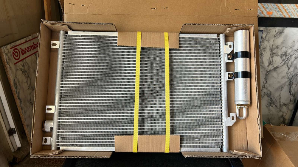 Радіатор кондиціонера LORO  042-016-0011